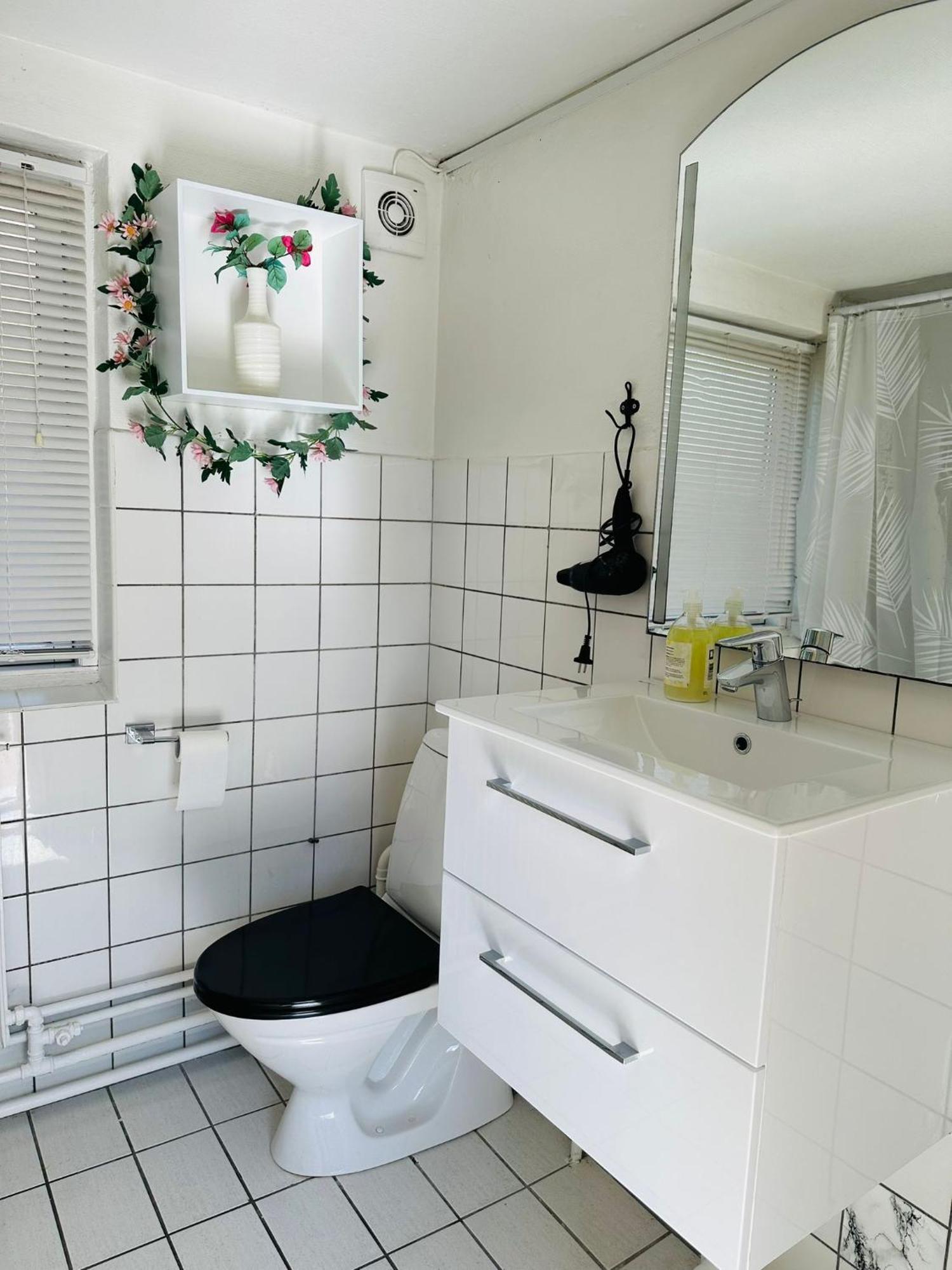 5 Minute Walk To Lego House - Perfect Location - Studio Room With Private Entrance - Garden On Site Billund Esterno foto